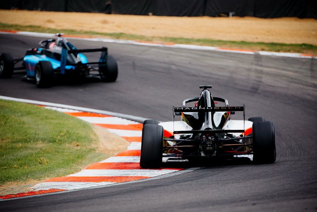 Udfordrende GB4-weekend for Luca Magnussen
(Foto: Fortec Motorsports)